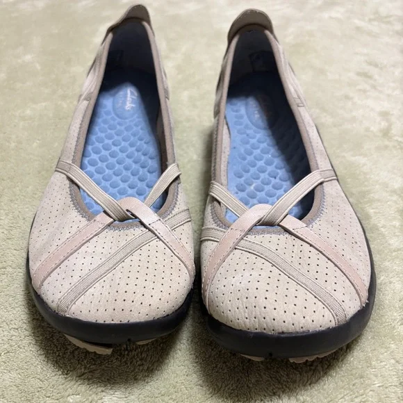 Clarks Privo Shoes Womens Size 10 Stone Leather Mary Jane Flats Perforated - Picture 5 of 6